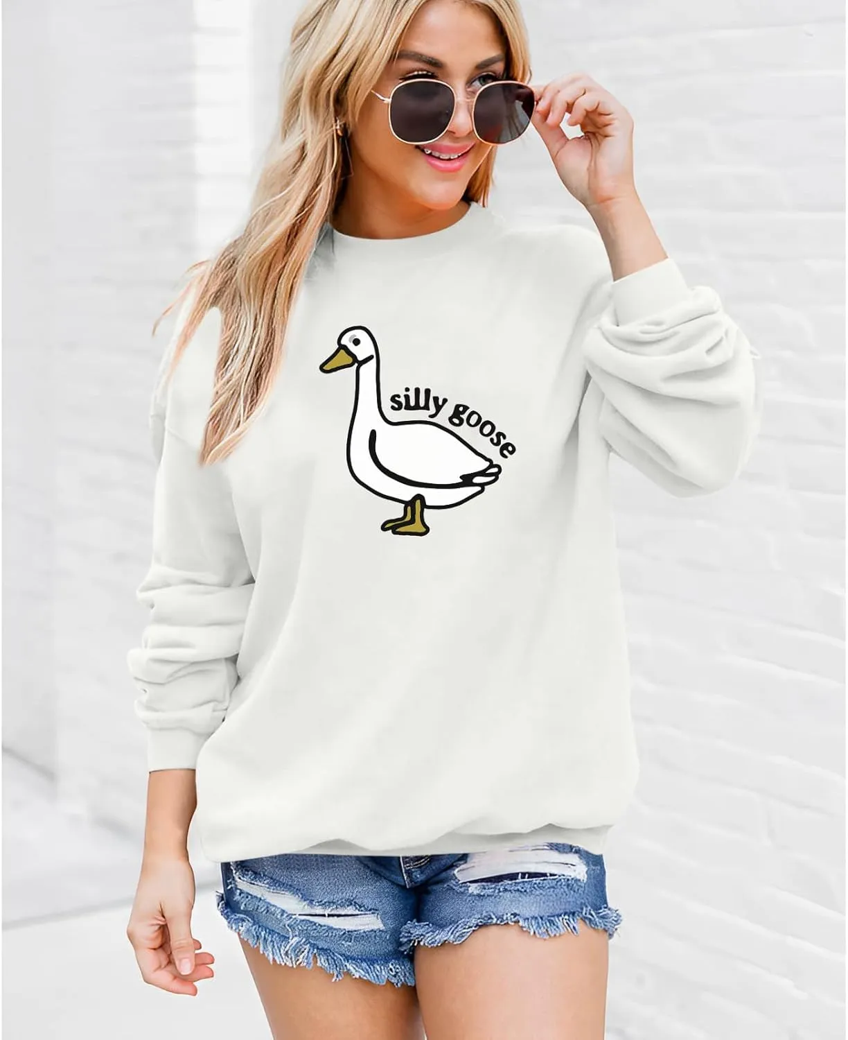Cute Silly Goose Sweatshirt for Women Teen Girls Duck Letter Graphic Crewneck Long Sleeve Shirt Hoodie Pullover Tops