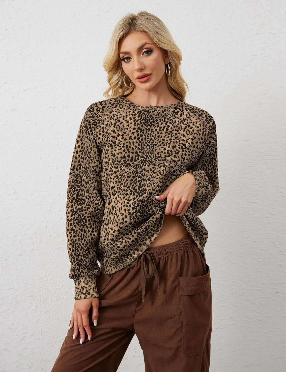 Leopard Print Sweatshirt for Women Oversized Crewneck Long Sleeve Cheetah Pullover Top 2000s Graphic Sweatshirts