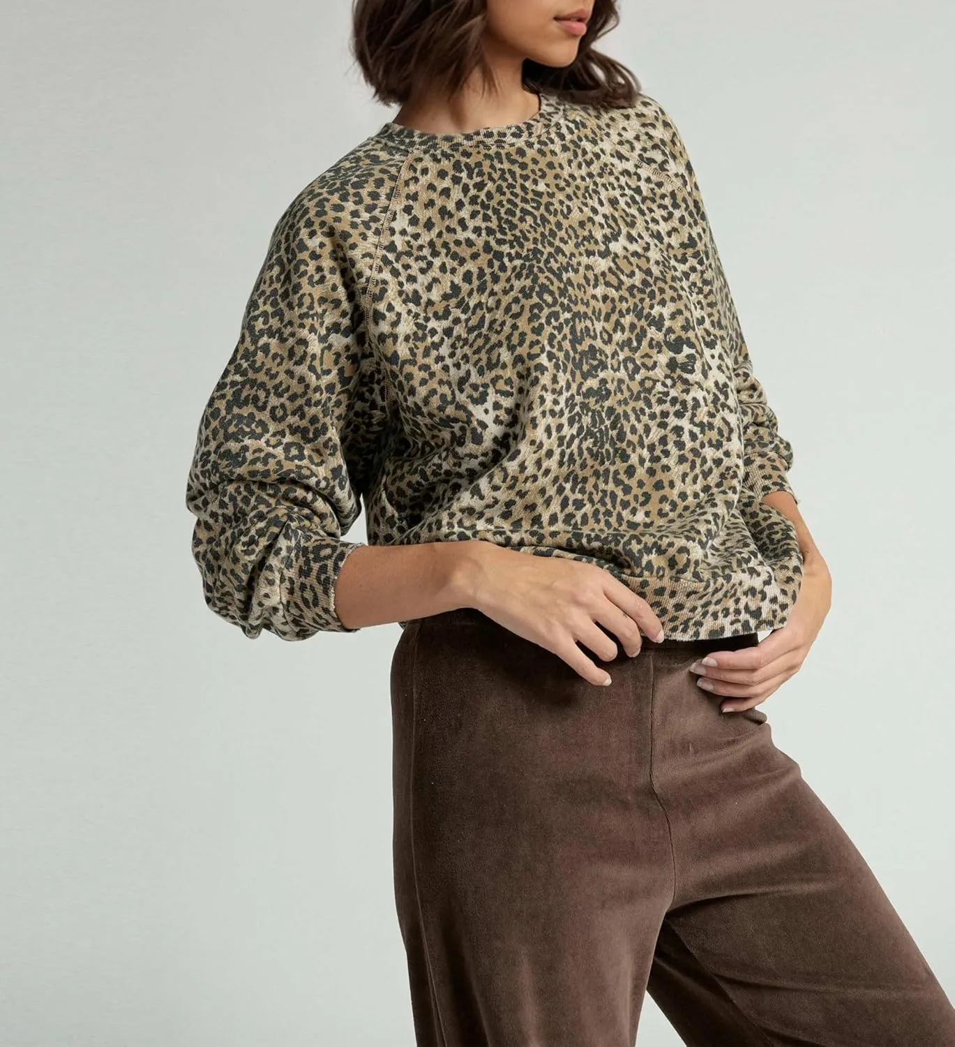 Leopard Print Sweatshirt for Women Oversized Crewneck Long Sleeve Cheetah Pullover Top 2000s Graphic Sweatshirts
