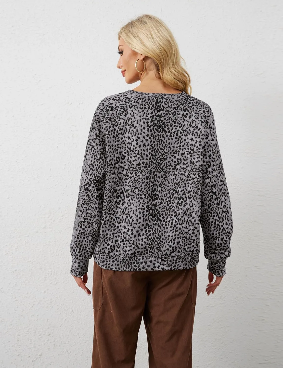 Leopard Print Sweatshirt for Women Oversized Crewneck Long Sleeve Cheetah Pullover Top 2000s Graphic Sweatshirts