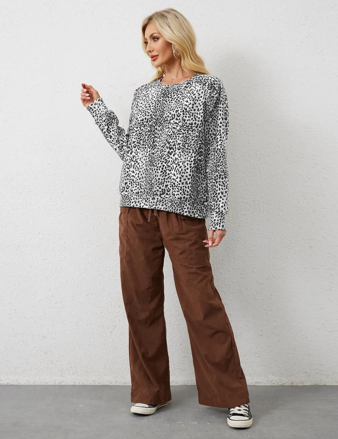Leopard Print Sweatshirt for Women Oversized Crewneck Long Sleeve Cheetah Pullover Top 2000s Graphic Sweatshirts