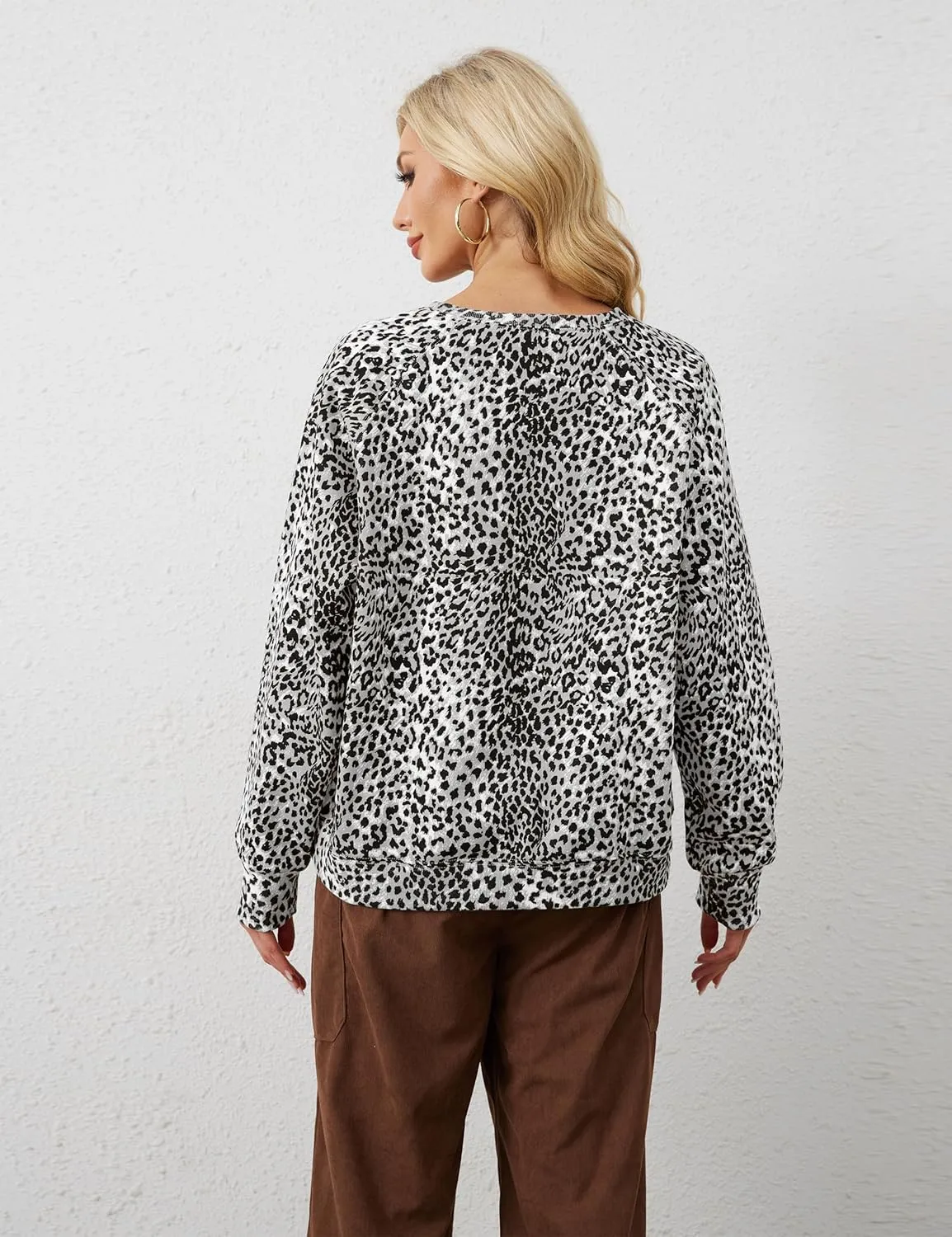 Leopard Print Sweatshirt for Women Oversized Crewneck Long Sleeve Cheetah Pullover Top 2000s Graphic Sweatshirts