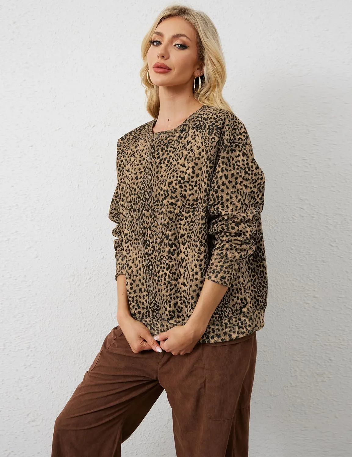 Leopard Print Sweatshirt for Women Oversized Crewneck Long Sleeve Cheetah Pullover Top 2000s Graphic Sweatshirts