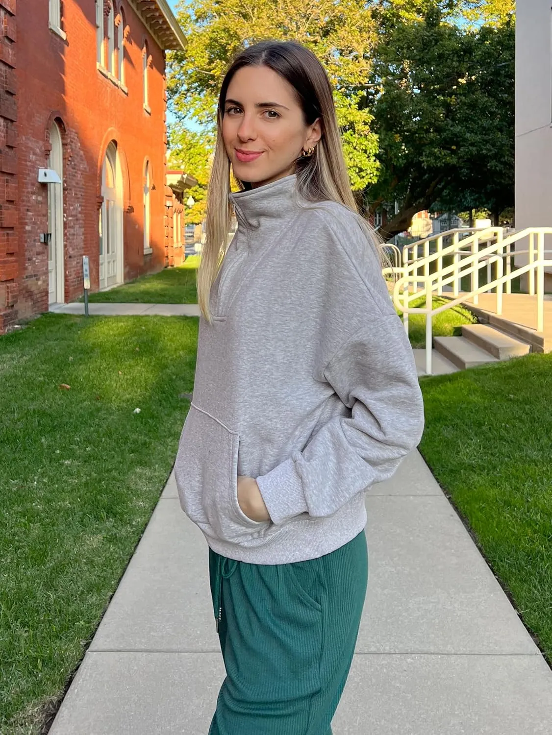 PRETTYGARDEN Womens Quarter Zip Long Sleeve Cropped Sweatshirt 2025 Fall Winter Casual V Neck Pullover Tops With Pockets