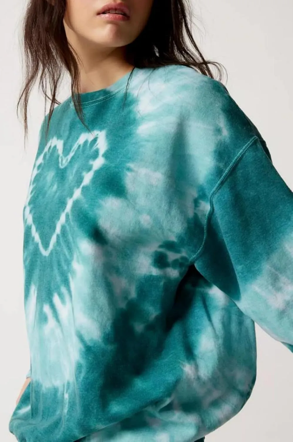 Winioder Women Y2K Heart Tie Dye Oversized Sweatshirt Long Sleeve Crewneck Color Block Pullover Tops Casual Loose Sweatshirts