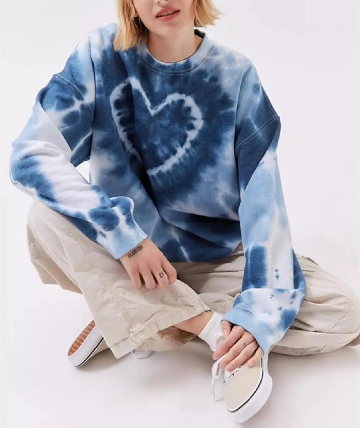 Winioder Women Y2K Heart Tie Dye Oversized Sweatshirt Long Sleeve Crewneck Color Block Pullover Tops Casual Loose Sweatshirts
