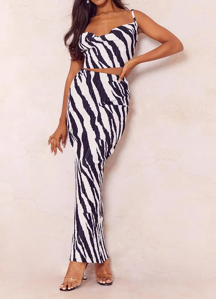 Women's Summer 2 Piece Beach Outfit Casual Sleeveless Pleated Cropped Tank Top High Waisted Maxi Skirt Set
